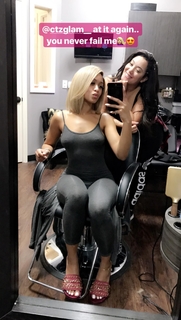 Jilly Anais feet photo thumbnail