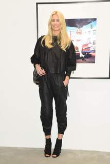 Claudia Schiffer feet photo thumbnail