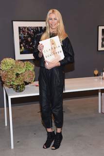 Claudia Schiffer feet photo thumbnail