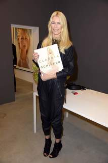 Claudia Schiffer feet photo thumbnail