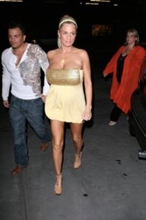 Katie Price feet photo thumbnail