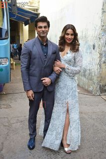 Bipasha Basu feet photo thumbnail
