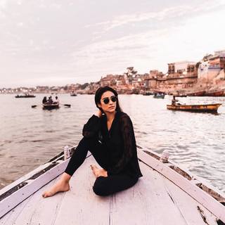 Shay Mitchell feet photo thumbnail