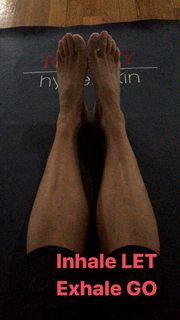 Federica Fontana feet photo thumbnail