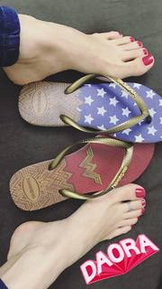 Alaine Crissiê feet photo thumbnail