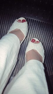 Alaine Crissiê feet photo thumbnail