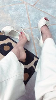 Alaine Crissiê feet photo thumbnail