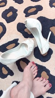 Alaine Crissiê feet photo thumbnail