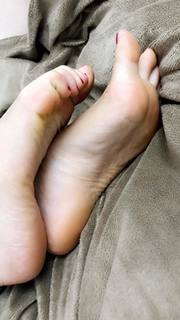 Alaine Crissiê feet photo thumbnail