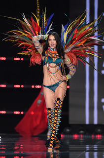 Adriana Lima feet photo thumbnail