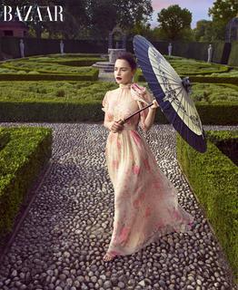 Emilia Clarke feet photo thumbnail