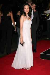 Lucy Liu feet photo 3