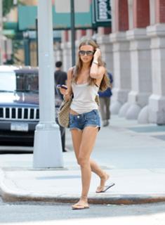 Irina Shayk feet photo thumbnail