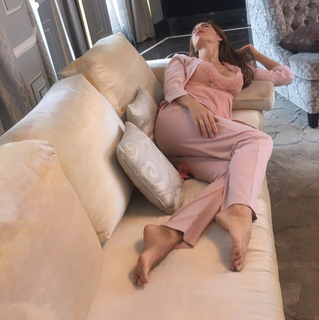 Veronica Maya feet photo thumbnail