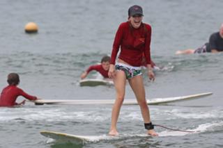 Avril Lavigne feet photo thumbnail