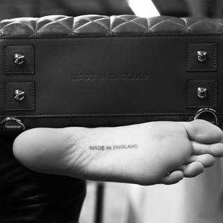 Cara Delevingne feet photo thumbnail
