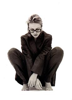 Kylie Minogue feet photo thumbnail