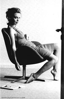 Kylie Minogue feet photo thumbnail