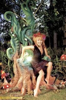 Kylie Minogue feet photo thumbnail