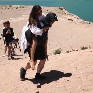 Isis Valverde feet photo thumbnail