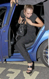 Cara Delevingne feet photo thumbnail