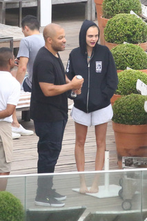 Cara Delevingne feet photo thumbnail