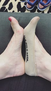 Alaine Crissiê feet photo thumbnail