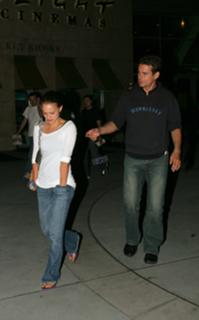 Natalie Portman feet photo thumbnail