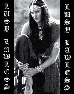 Lucy Lawless feet photo thumbnail