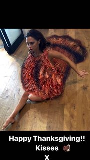 Victoria Beckham feet photo thumbnail