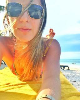 Alaine Crissiê feet photo thumbnail
