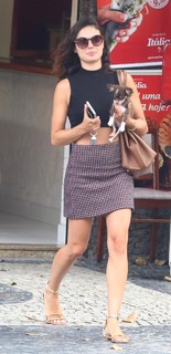 Isis Valverde feet photo thumbnail