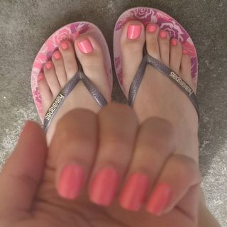Isa Pes feet photo thumbnail