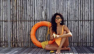 Shay Mitchell feet photo thumbnail