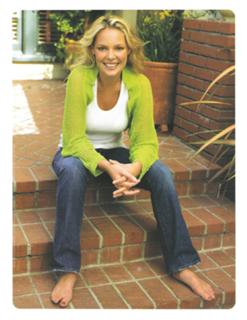 Katherine Heigl feet photo thumbnail