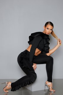 Lauren R. Wood feet photo thumbnail