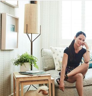 Lucy Liu feet photo thumbnail