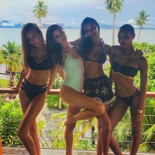 Sara Sampaio feet photo thumbnail
