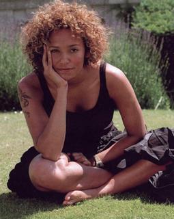 Mel B feet photo thumbnail