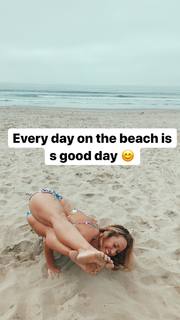 Kino MacGregor feet photo thumbnail