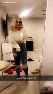 Tana Mongeau feet photo thumbnail