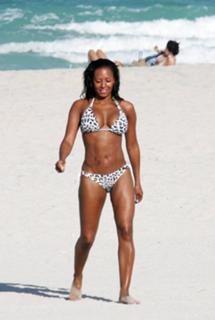 Mel B feet photo thumbnail