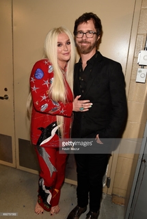 Kesha feet photo thumbnail