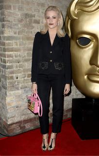 Pixie Lott feet photo thumbnail