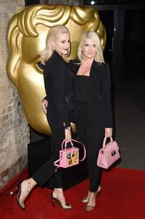 Pixie Lott feet photo thumbnail