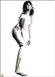 Milla Jovovich feet photo thumbnail