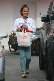 Christina Milian feet photo thumbnail