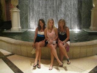 Justine Ezarik feet photo thumbnail