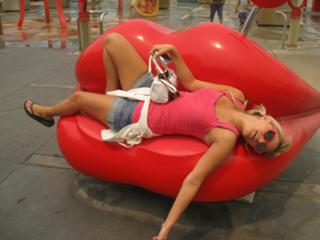 Justine Ezarik feet photo thumbnail