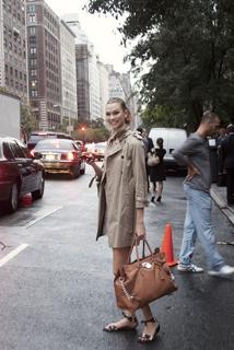 Karlie Kloss feet photo thumbnail